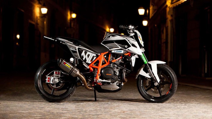 Ktm Stunt Bike Desktop Wallpaper X Wallpaper Teahub Io