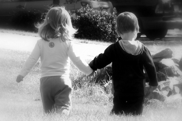 Boy And Girl Hand 640x960 Wallpaper Teahub Io