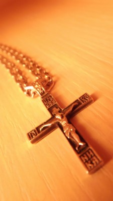 Cross Neckless Wallpaper - Rosary Wallpaper For Mobile - 720x1280 ...