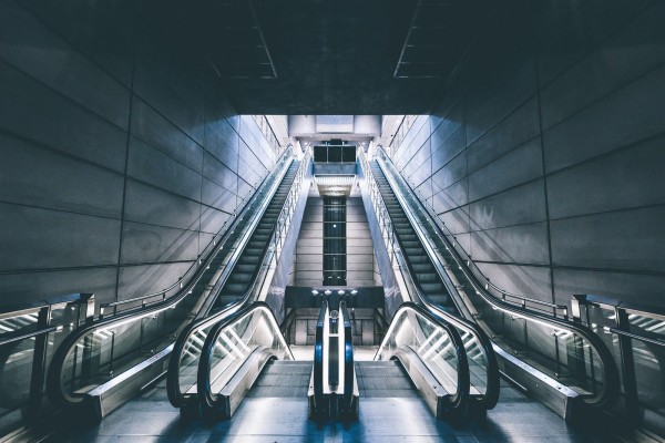 Escalator Underground - 2000x1333 Wallpaper - teahub.io