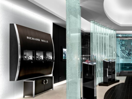Luxury Retail Interior - 1600x1200 