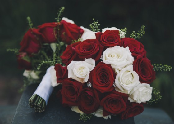 Drawn Red Rose Guldasta - Bouquet Flowers - 1280x1024 Wallpaper - teahub.io