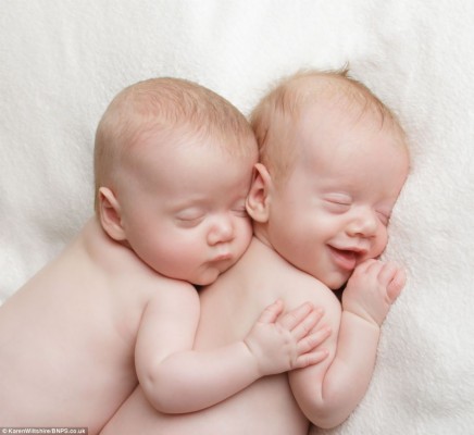 Custom Hd Baby Wallpapers And Pictures For Pc & Mac, - Cute Twin Baby Images  Download - 964x884 Wallpaper 
