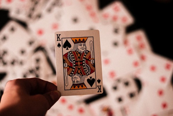 Card Game, King, Play, Playing Cards, Gambling, Luck, - Playing Card -  910x1365 Wallpaper 