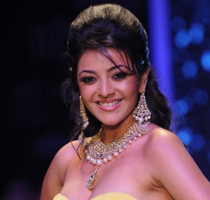 Kajal Sexy - Kajal Agarwal Hot In Janatha Garage - 650x976 Wallpaper