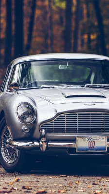 James Bond Skyfall 007 Aston Martin Iphone 4 Wallpaper Aston Martin Db5 Wallpaper Iphone 640x960 Wallpaper Teahub Io