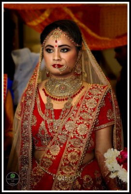 Desi Girls Photos - Wedding Girl In Saree - 695x1024 Wallpaper - teahub.io