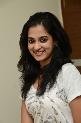 Nanditha Raj New Hot - 1000x1500 Wallpaper - teahub.io