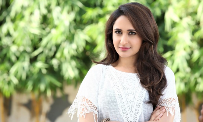 Pragya Jaiswal Wallpaper Hd - 1600x960 Wallpaper - teahub.io