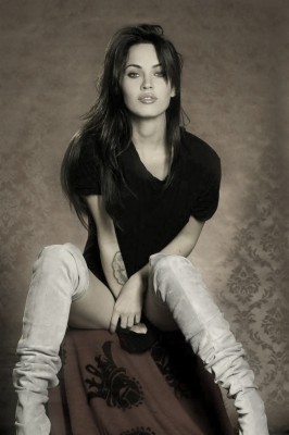 Megan Fox Sexiest Woman - 640x960 Wallpaper - teahub.io