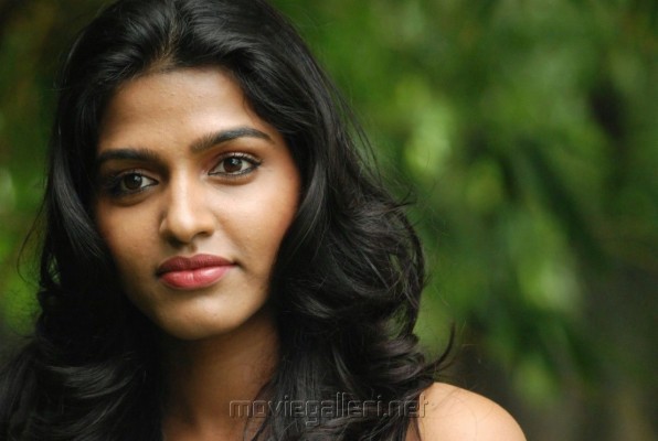 Tamil Actress Full Hd Wallpaper Download