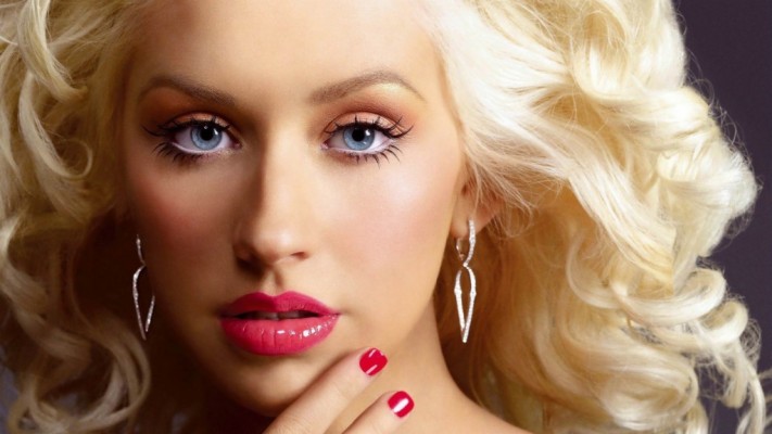 Christina Aguilera Keeps Getting Better - 1024x576 Wallpaper - teahub.io