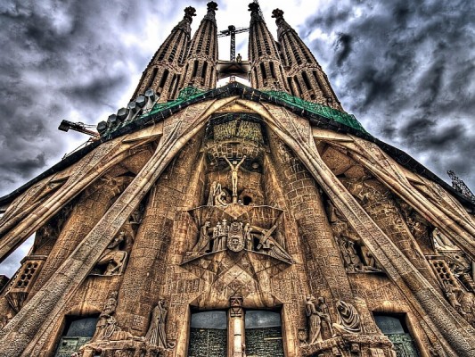 La Sagrada Familia Hd 640x1136 Wallpaper Teahub Io