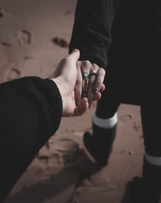 New Wedding Couple Holding Hands Hd Wallpaper Free Marriage Hd Images Free Download 2560x1539 Wallpaper Teahub Io