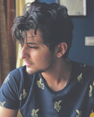 Cute Photos Of Darshan Raval 800x1000 Wallpaper Teahub Io