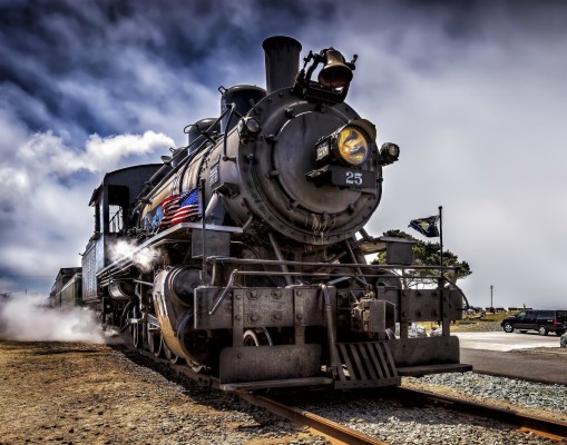 Old Steam Locomotive Wallpaper - Black And Orange Steam Train - 800x600 ...