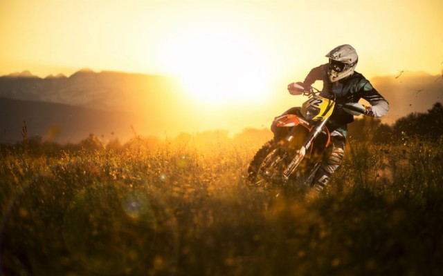 Dirtbike Motorcycle Sunset Sunlight Hd Wallpaper Sports Motocross Hd 970x606 Wallpaper Teahub Io