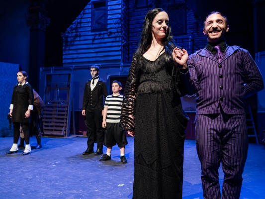 Addams Family Musical Sloc - 1920x1440 Wallpaper - teahub.io