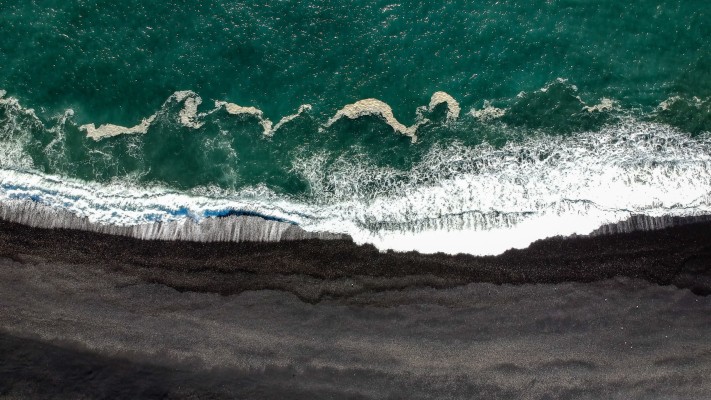 Black Beach, Sea Waves, Aerial Shot, Wallpaper - 2560x1440 Wallpaper ...