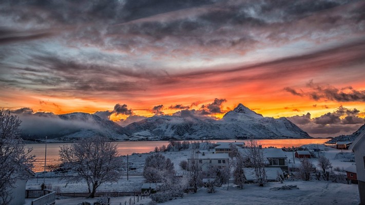 Snow Mountains Sunset Wallpaper Snowy Mountain Field - Snow Mountain