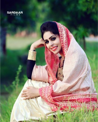 Punjabi Salwar Suit Black - 1280x720 Wallpaper 