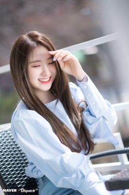 K Pop Iz One Asian Women Hd Wallpaper Lee Chaeyeon Dispatch 728x1092 Wallpaper Teahub Io