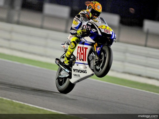 Motogp Wallpaper Valentino Rossi Motogpic Pinterest - Valentino Rossi ...