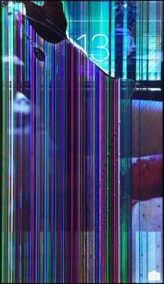 Broken Iphone Wallpaper - Broken Iphone Screen - 592x1024 Wallpaper -  