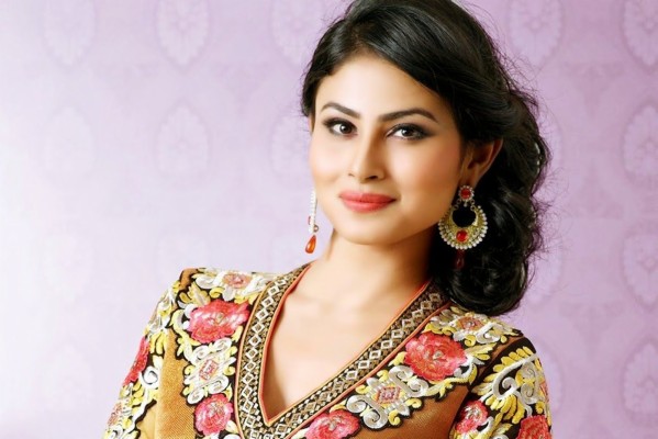 Mouni Roy Wallpapers - Girls Dress Desi Model - 1600x1067 Wallpaper ...