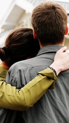 Couple Hug Wallpaper - 576x1024 Wallpaper - teahub.io