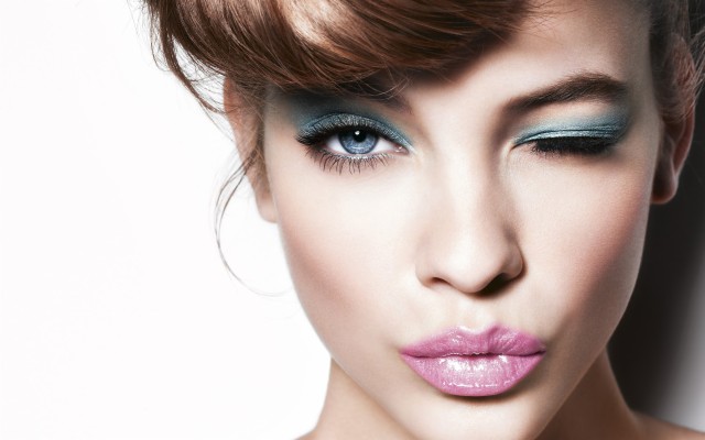 Cute Girl Kiss Wallpaper - Face Makeup Model Png - 2560x1600 Wallpaper -  