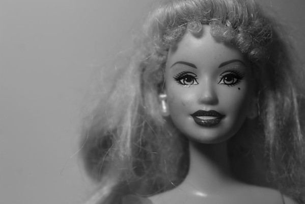 Beautiful Barbie Doll Face - 564x925 Wallpaper - teahub.io