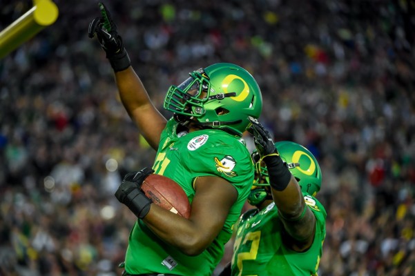 Oregon Ducks Football Wallpaper Pink 1024x576 Wallpaper Teahub Io