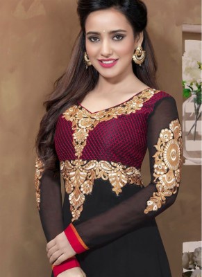 Neha Sharma Hd Wallpapers - Photo Shoot - 736x1011 Wallpaper - teahub.io