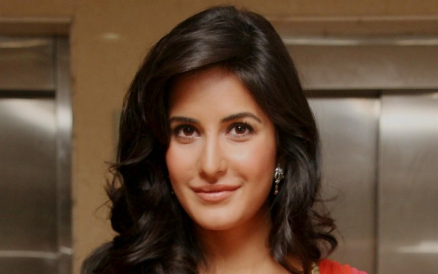 Beautiful Bollywood Actress Katrina Kaif - Katrina Kaif Front Face ...