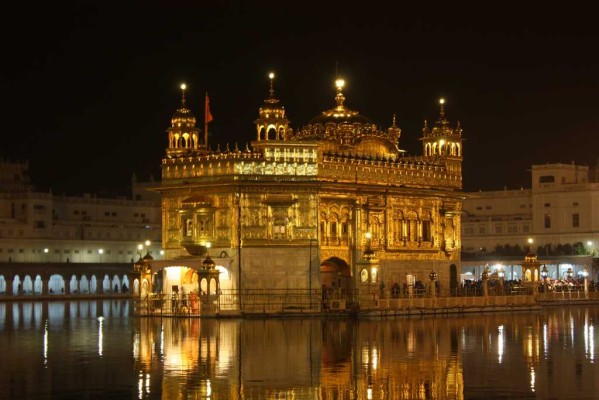 The Golden Temple, Amritsar With Sunset At The Backdrop - Golden Temple ...