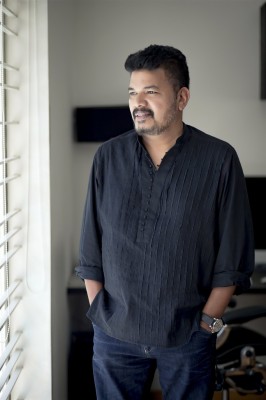 Vijay And Director Shankar  - HD Wallpaper