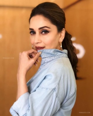 Madhuri Dixit Hot Lips - 600x800 Wallpaper - teahub.io