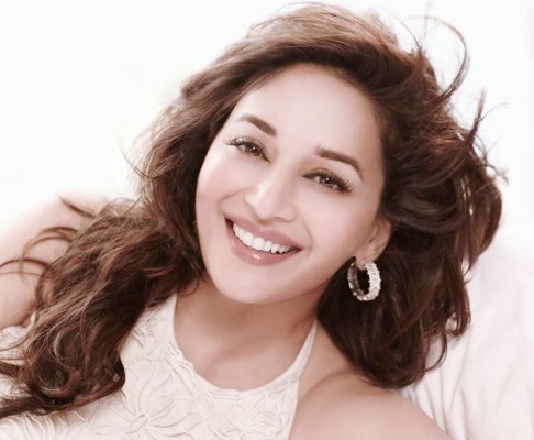 Madhuri Dixit Hot In Saree - 800x600 Wallpaper - teahub.io