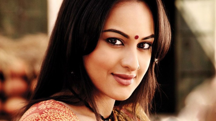 Dabang Movie Sonakshi Sinha - 720x830 Wallpaper - teahub.io