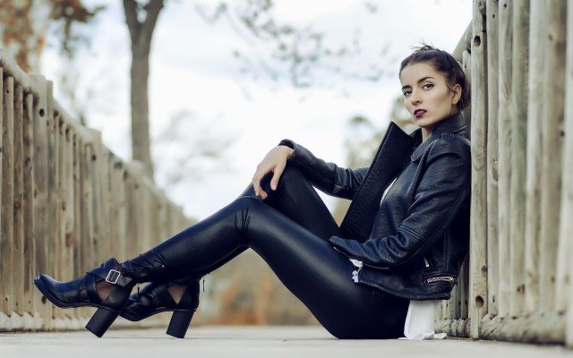 Wallpaper Black Leather Jacket Girl, Sit On Ground - Jacket - 1920x1200 ...