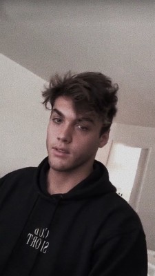Grayson Dolan - 640x960 Wallpaper - teahub.io