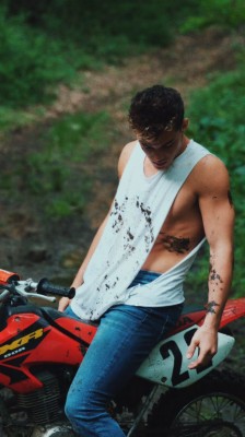 Grayson Dolan - 640x960 Wallpaper - teahub.io