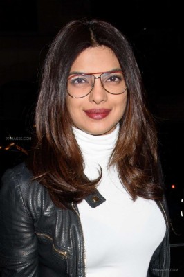 Priyanka Chopra Hot In Gunday - 682x1024 Wallpaper - teahub.io(05)