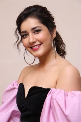 Rashi Khanna Tollywood Actress Wallpaper - Rashi Khanna - 1024x768