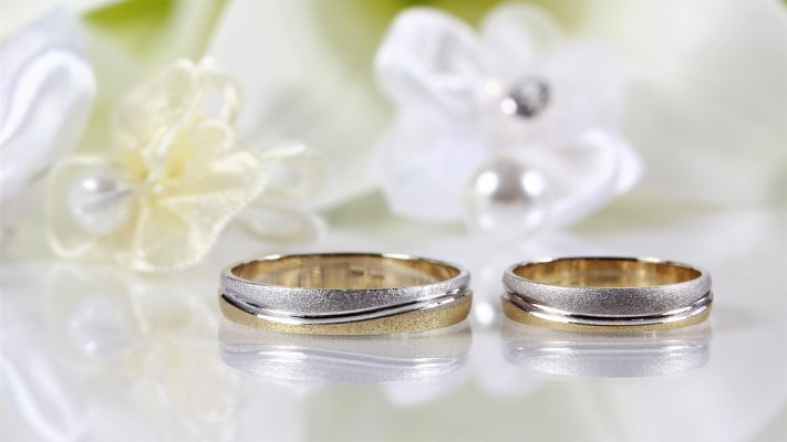 Couple Wedding Rings Wallpaper 4k - 1366x768 Wallpaper - teahub.io