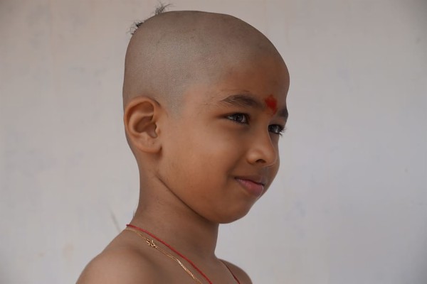 Indian, Hindu, Tradition, Boy, Hair Cut, Hindu Tradition, - Corte De  Cabello Indu - 910x606 Wallpaper 