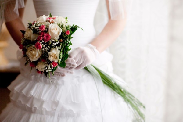 1920x1280, Roses Wedding Dress Roses White Bouquet - Flower Bouquet ...