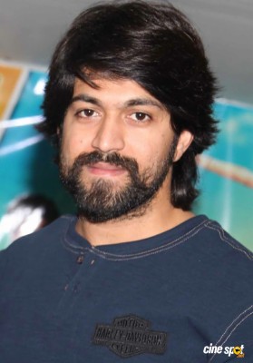 Yash Photos Download - Yash South Indian Actor - 1000x1500 Wallpaper 