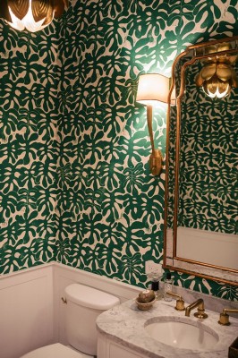 Palm Print Wallpaper Bathroom - 690x1034 Wallpaper - teahub.io